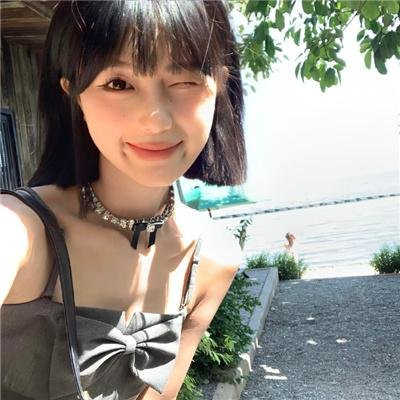 蓝眼睛波利